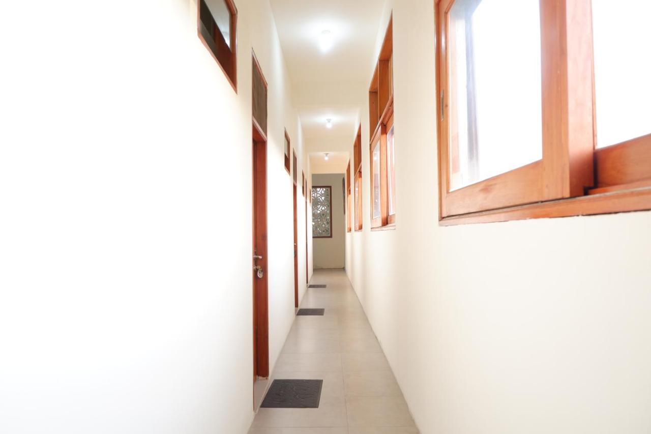 דירות Montongbuwoh Reddoorz At Bale Eja Syariah Senggigi מראה חיצוני תמונה