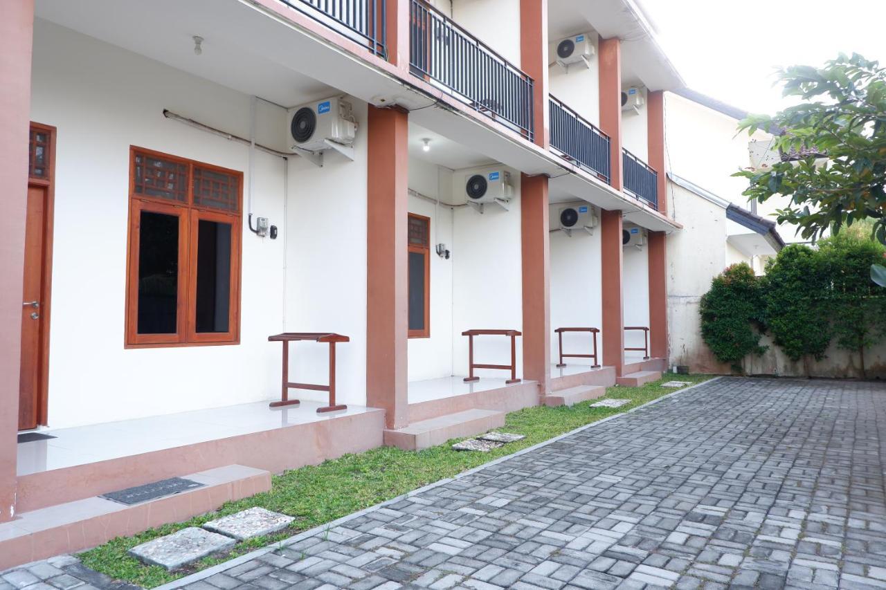 דירות Montongbuwoh Reddoorz At Bale Eja Syariah Senggigi מראה חיצוני תמונה